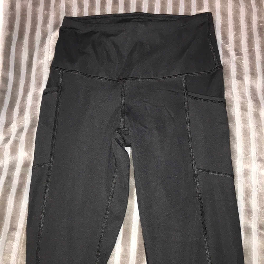 black pocket leggings